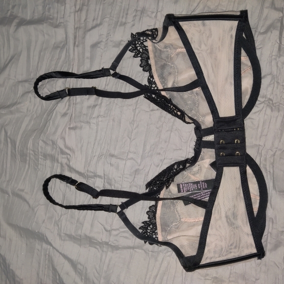 Victoria's Secret Unlined Dragon Lace Balconette Bra 32DD/E70 - Picture 3 of 5